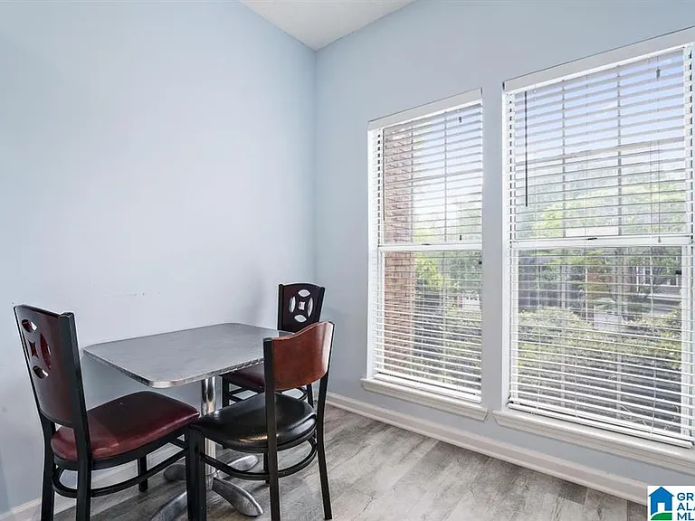 1947 Waterford Pl #1947 — Photo 11