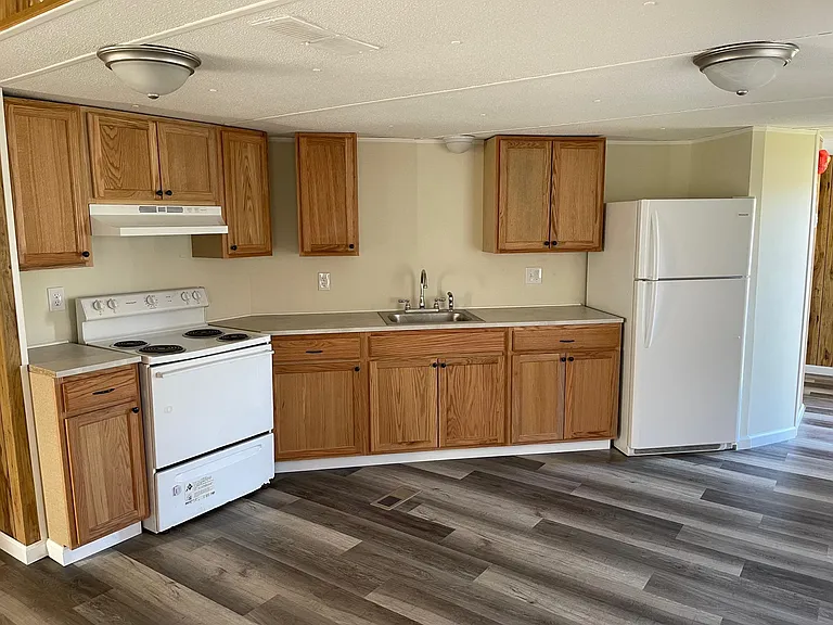 1018 Aaron Ln — Photo 4
