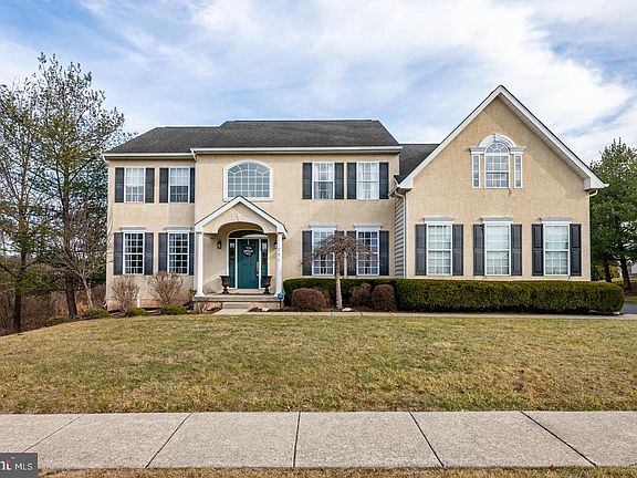 2nd image of 201 Applewood Dr