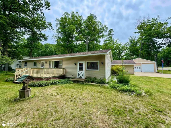 449 Noric Dr, Roscommon, MI 48653