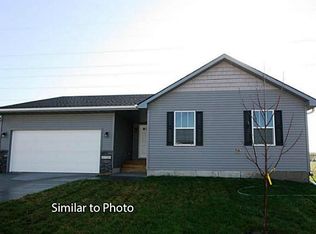 5808 Pine Ct, Johnston, IA 50131
