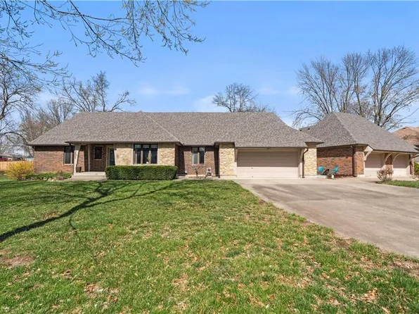 2600 Ridgewood Rd, Harrisonville, MO 64701