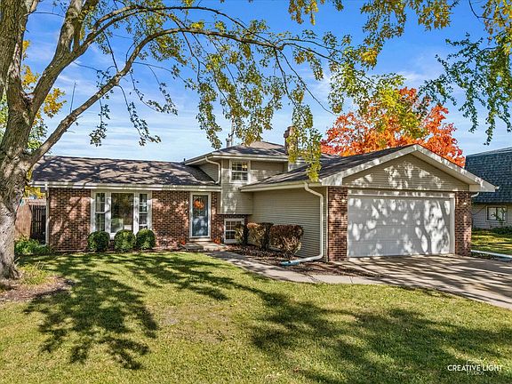 2nd image of 123 Heritage Dr