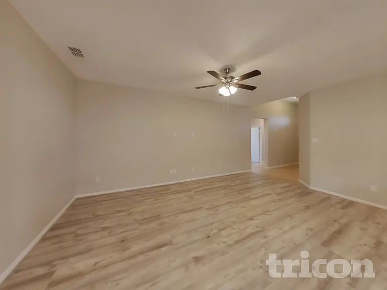 10020 Poinsett Way — Photo 5
