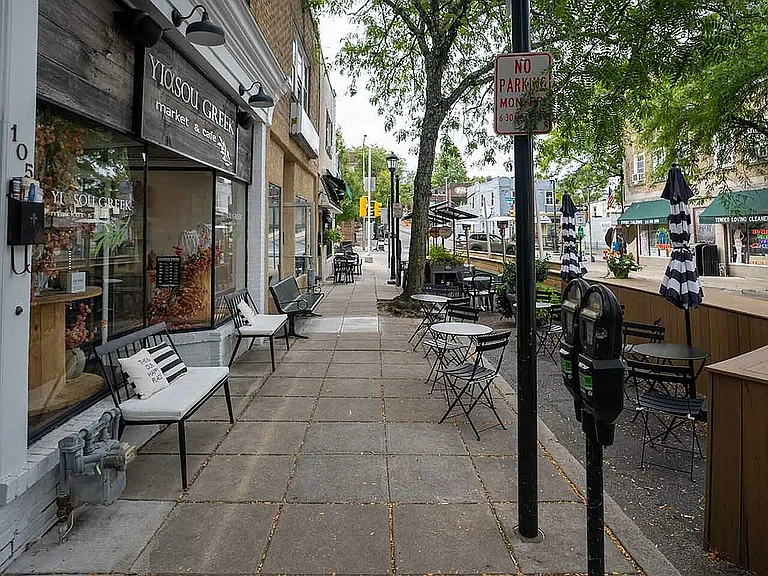 Be in the center of it all, in the heart of Philadelphia's Main Line
