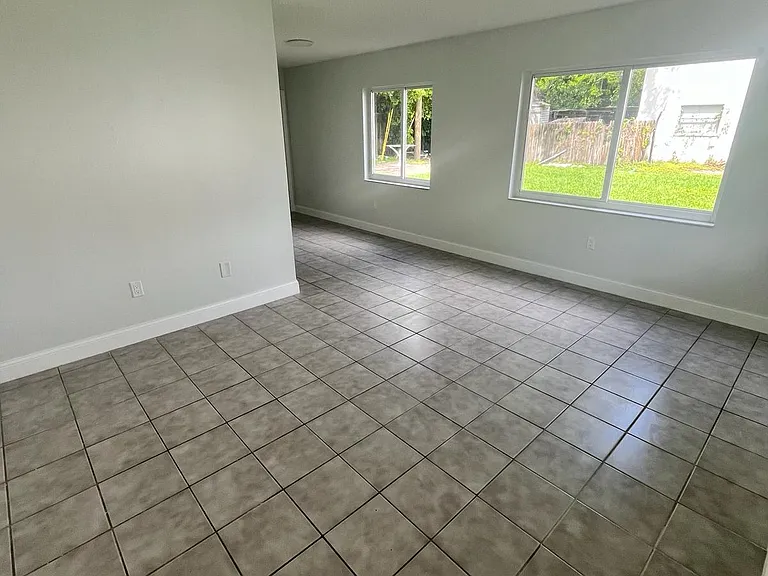 6601 SW 46th St #106 — Photo 3