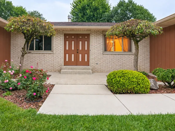 2633 N Stuyvesant Ln, La Porte, IN 46350