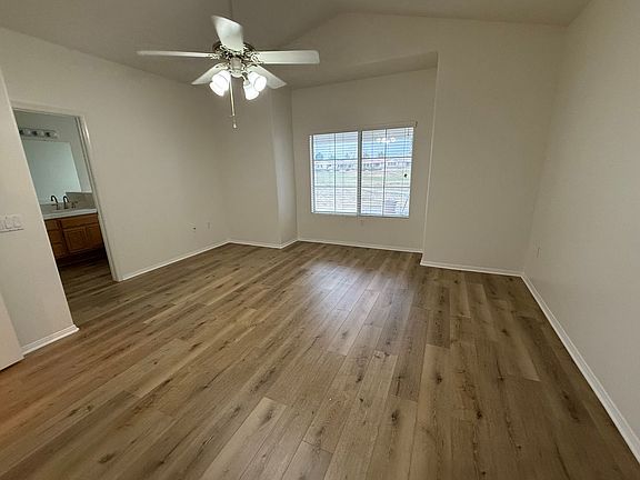 4th image of 11182 Country Club Dr