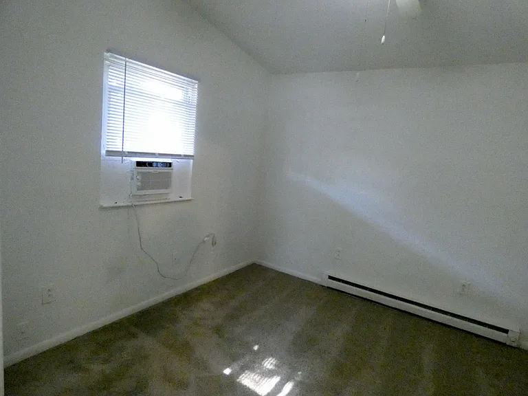 4200 Bowdens Ferry Rd — Photo 10