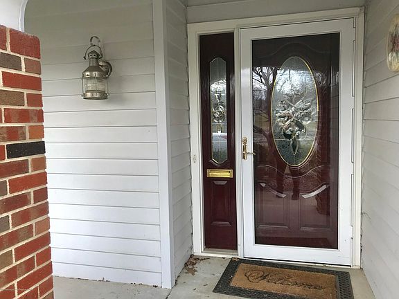 3rd image of 112 Buckingham Drive N