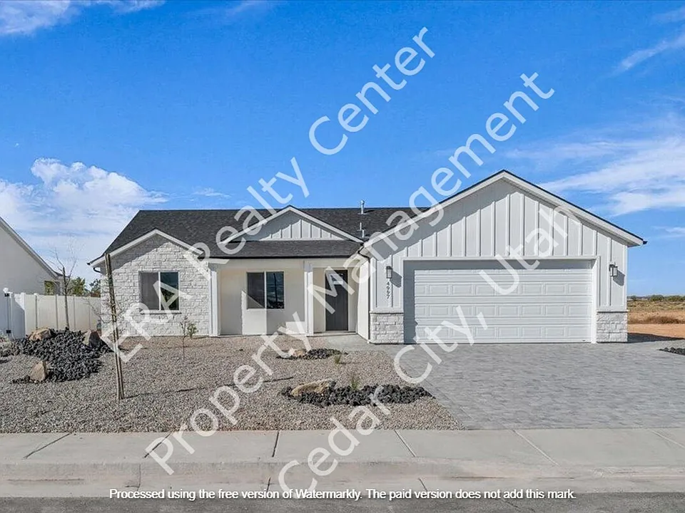4997 N 75 E