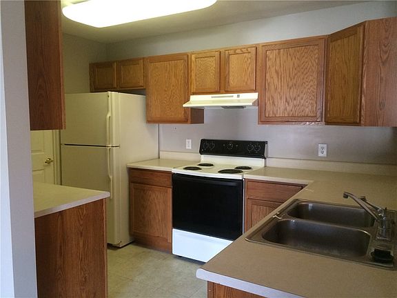 2nd image of 5011 Opal Ridge Ln APT 103
