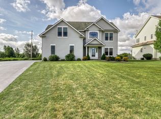 1040 Pondbrook Point, Webster, NY 14580