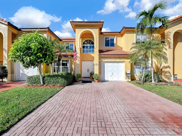 251 W Forest Oak Circle, Davie, FL 33325