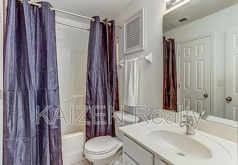 1338 Harbor Park Dr — Photo 5