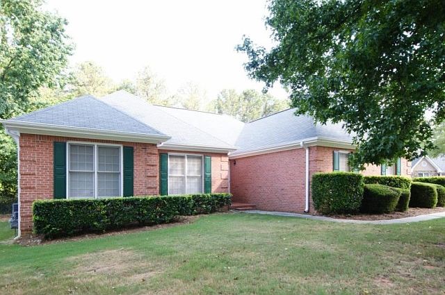 1st image of 4841 Thornwood Dr
