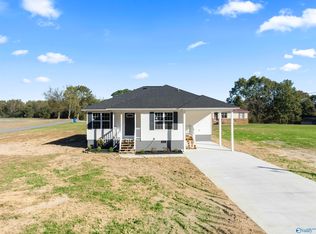 21 Sand Rock Ln, Albertville, AL 35950