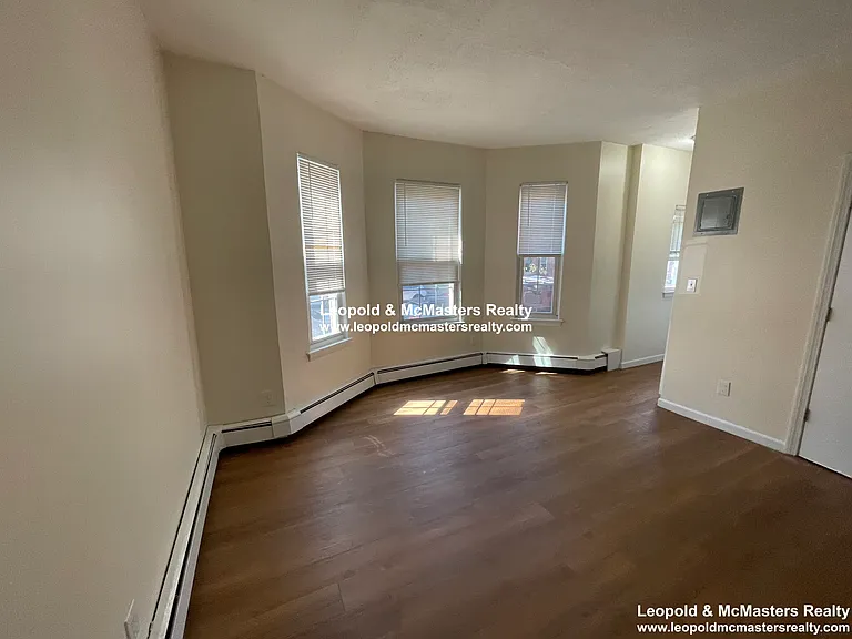 South Huntington Apartments — Photo 44