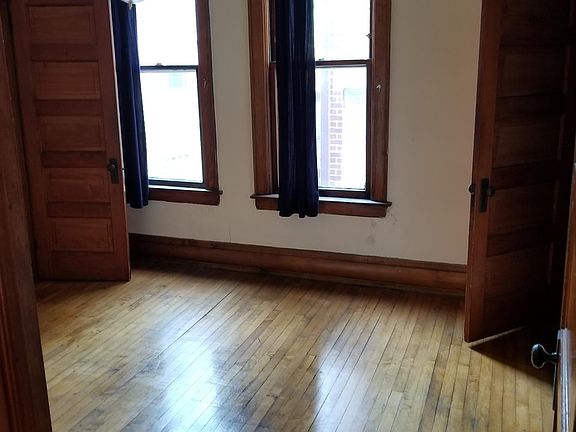 4th image of 1573 N Warren Ave Unit 1A