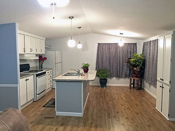 4th image of 676 Brentwood Dr Unit 14