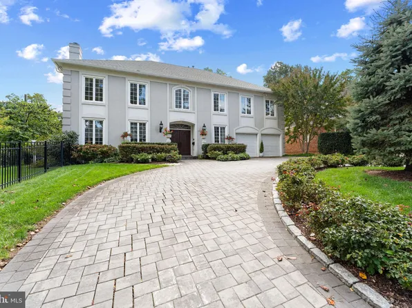4304 Lorcom Ln, Arlington, VA 22207
