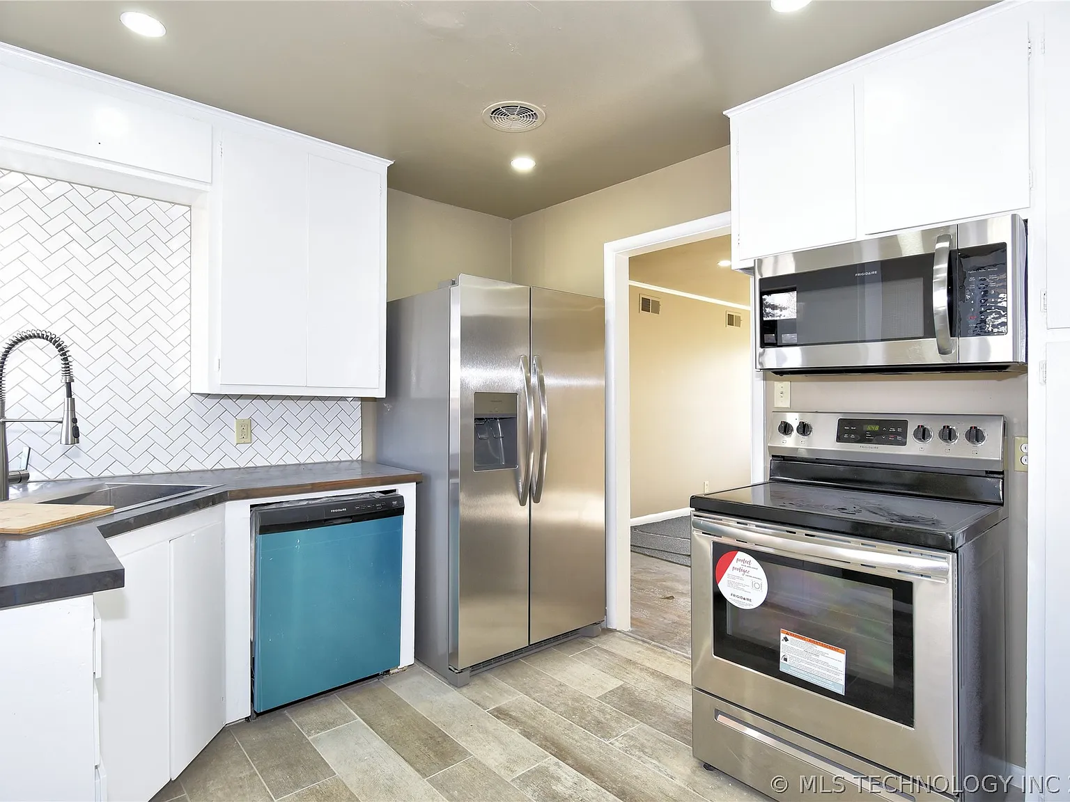 4 bed, 1.0 bath, 984 sqft, $1,500 — Photo 4