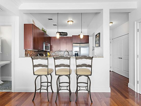 Bar seating / kitchen