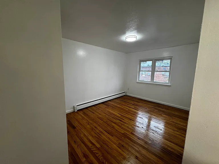 1415 E 84th St #3 — Photo 2