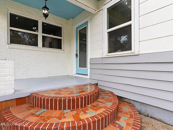 3rd image of 311 W Old Pass Rd