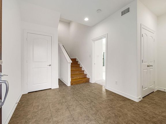 5th image of 1146 Hempstead Villa Ln