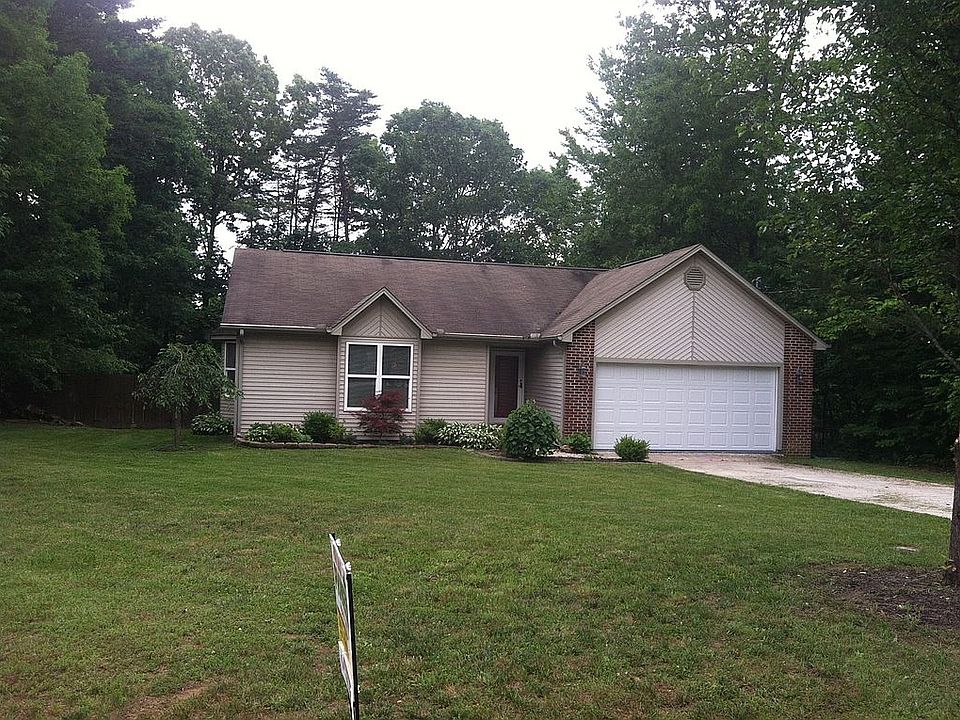 1st image of 138 Tulip Dr