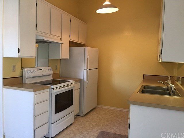 1st image of 830 Spencer St #B