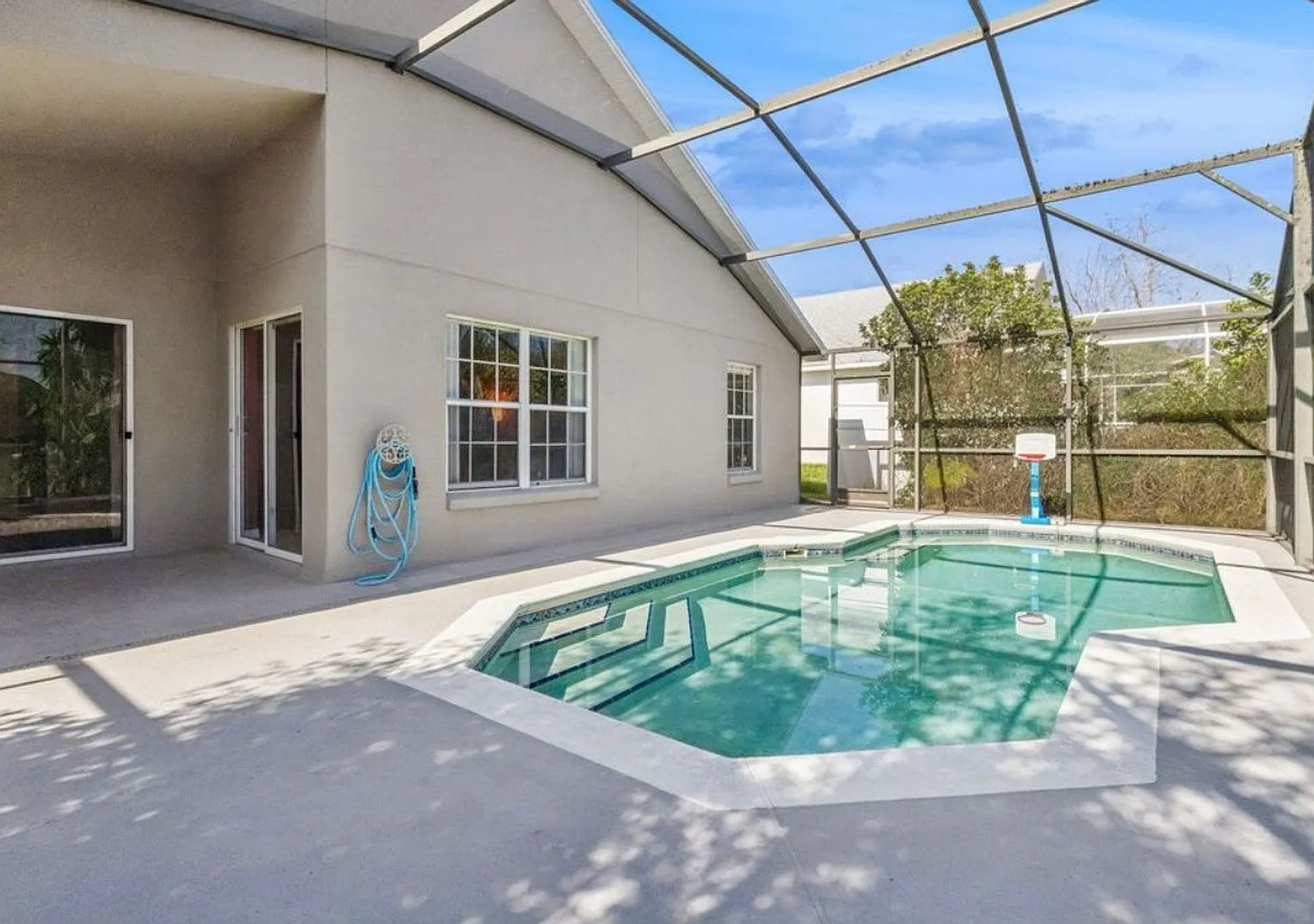 Pool Home For Rent - 3 Bedroom / 2 Bath - Disney Area With Energy Saving Solar Panels — Photo 2