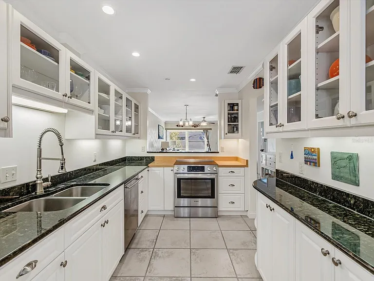413 S Bayshore Blvd #4 — Photo 5