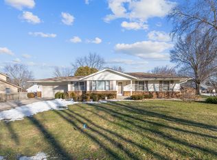 1725 Williamsburg Rd, Rockford, IL 61107