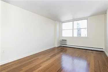 Rented by R New York