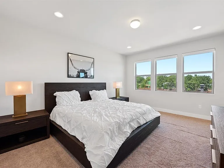 1506 Arcilla St — Photo 12