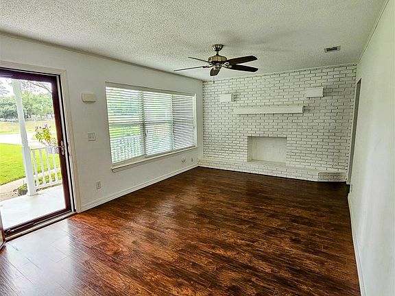 3rd image of 1860 Ponderosa Dr