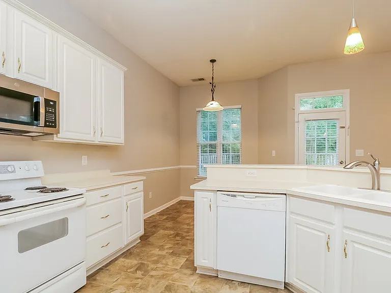 15541 Dehavilland Dr — Photo 10