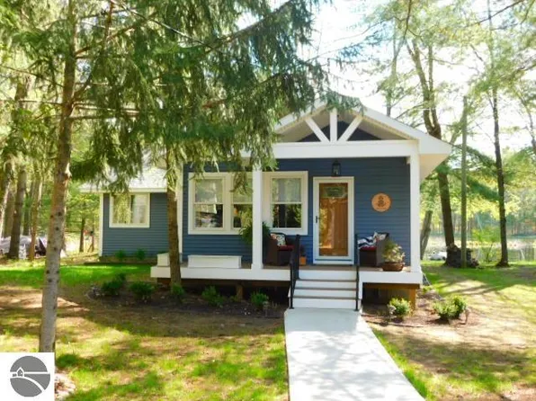 5600 Rita Dr NE, Kalkaska, MI 49646