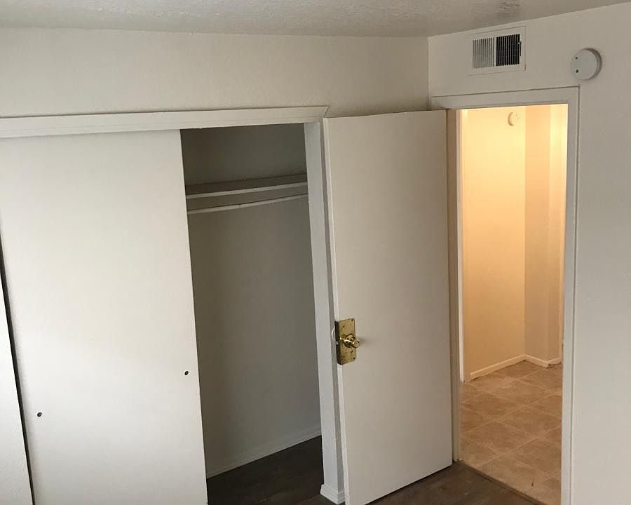 1st image of 3513 Wellesley Dr NE APT A