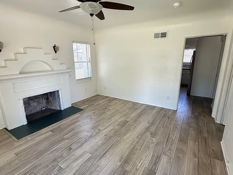 455 Hazel St — Photo 2
