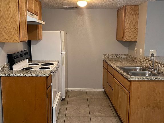 4th image of 503 E Courtland Pl APT 4