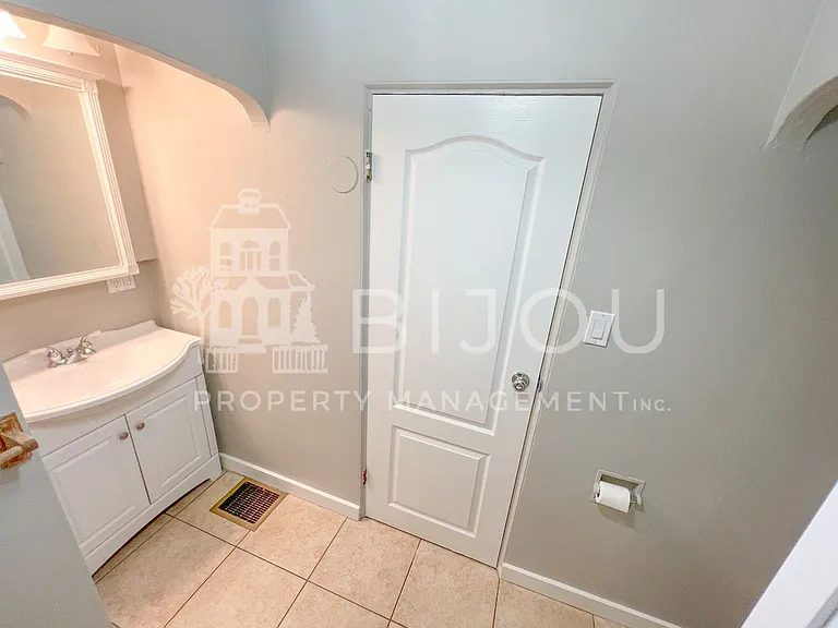 238 N. Prospect St — Photo 12