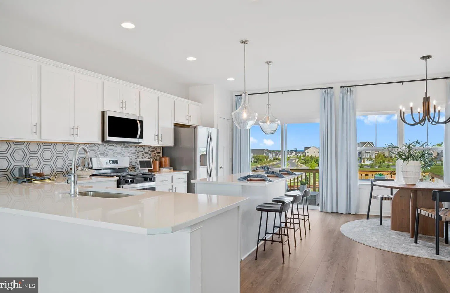 4 bed, 3.5 bath, 2094 sqft, $2,325 — Photo 3