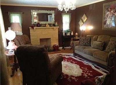 2nd image of 1617 Woodbine Ave