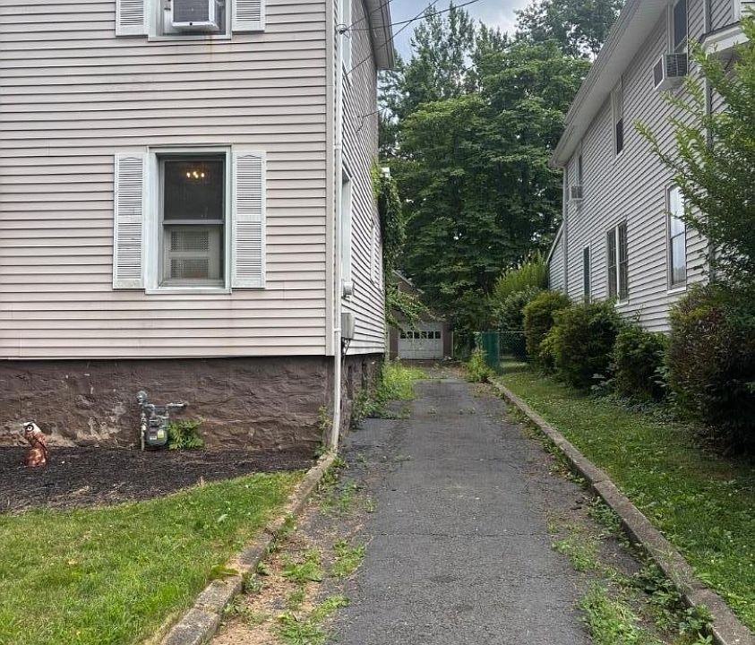 2nd image of 245 4Th Ave
