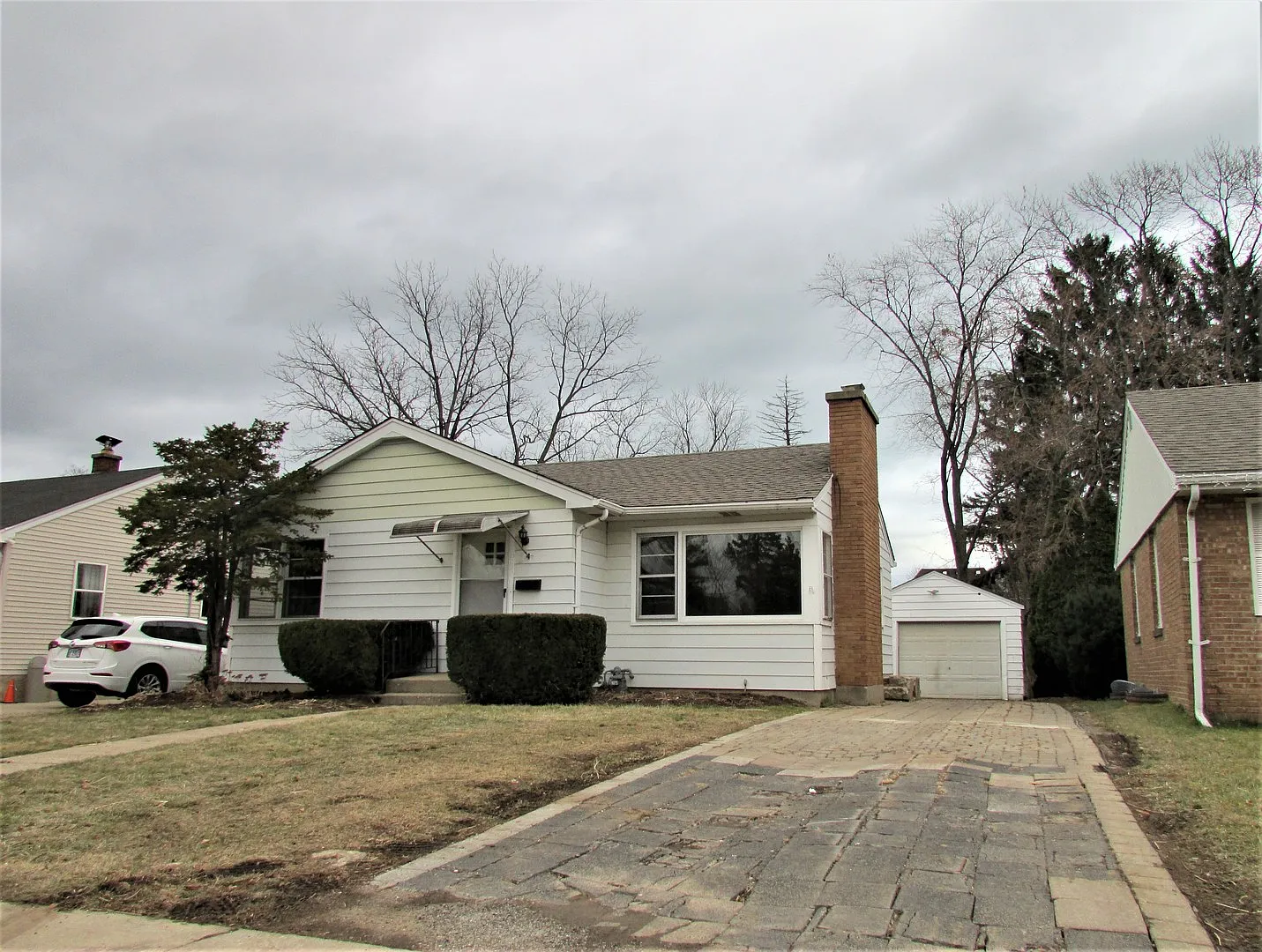 611 N Lewis Ave photo 1