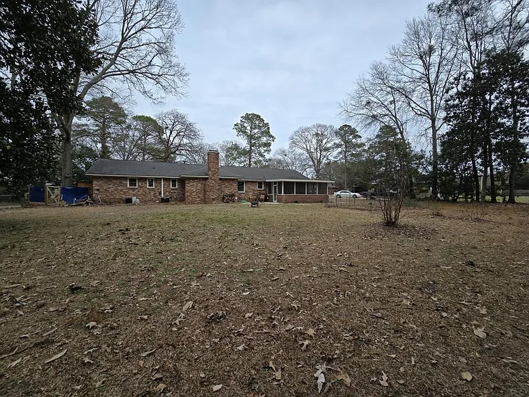 637 Sierra St — Photo 31