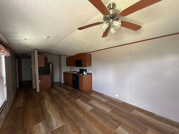 3rd image of 1513 W Crockett St #29